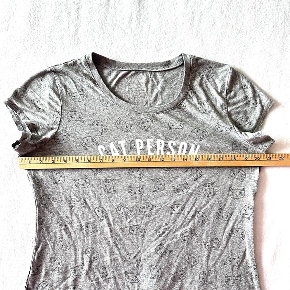 Wound Up XL Cat Person T-shirt Gray Cat Heads Faces - Picture 7 of 8